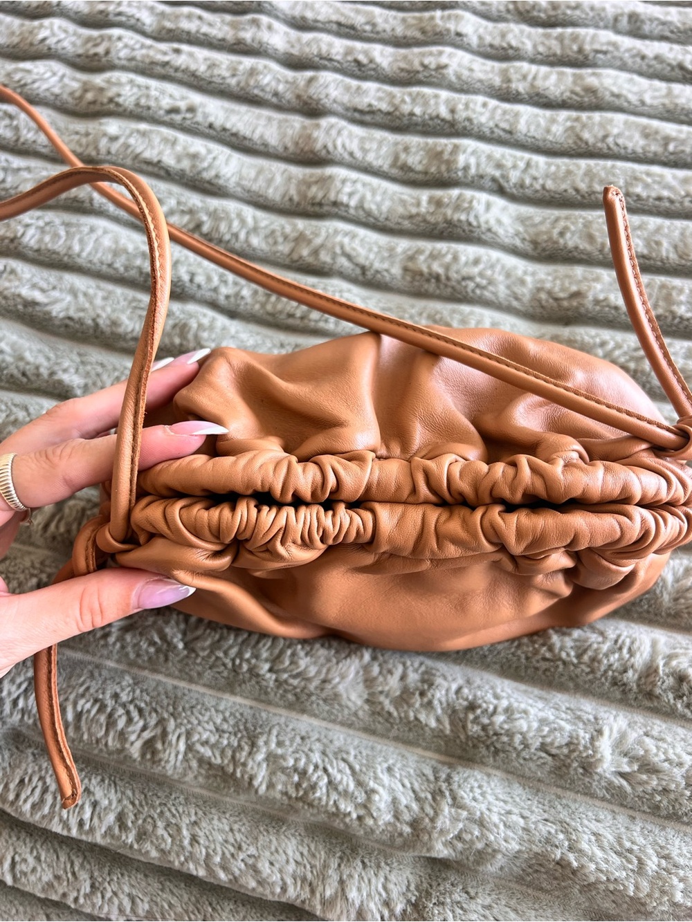 Mansur Gavriel Mini Cloud Clutch/Bag Tan Like New Condition - Picture 4 of 12